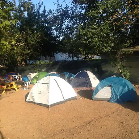Kamp alanı Bellerofon Caravan & *