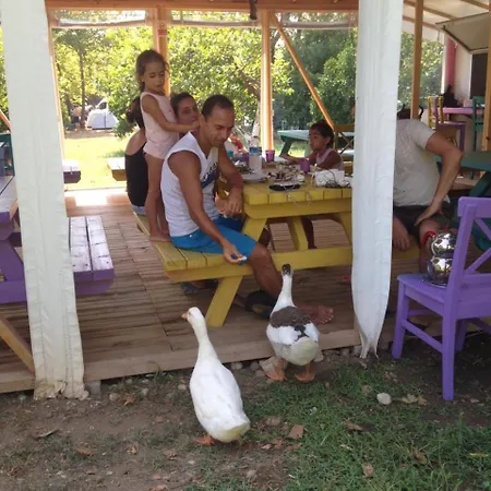 Kamp alanı Bellerofon Caravan & *
